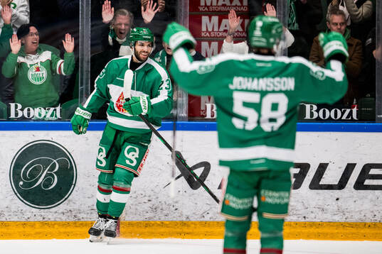 Rögles Josh Dickinson jublar