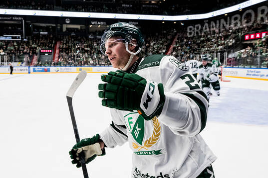 Färjestads Oskar Steen jublar