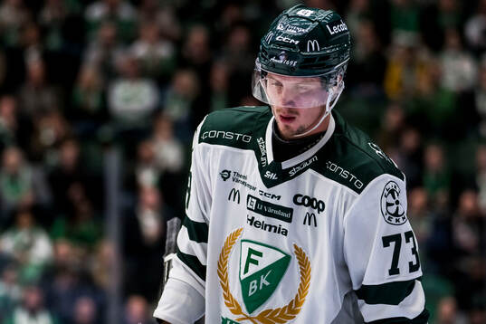 Färjestads Adam Ollas Mattsson deppar