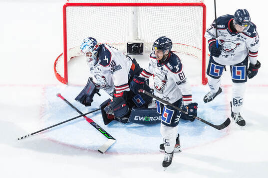 Linköpings målvakt Christian Heljanko, Markus Ljungh  och