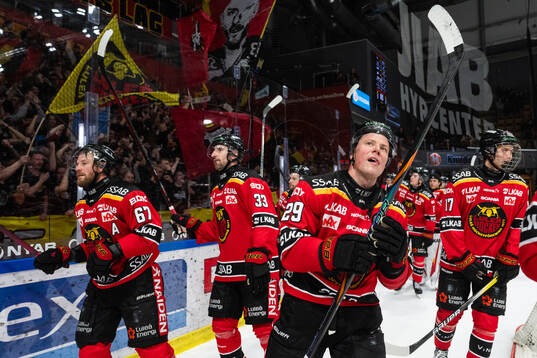 Luleås Erik Gustafsson jublar