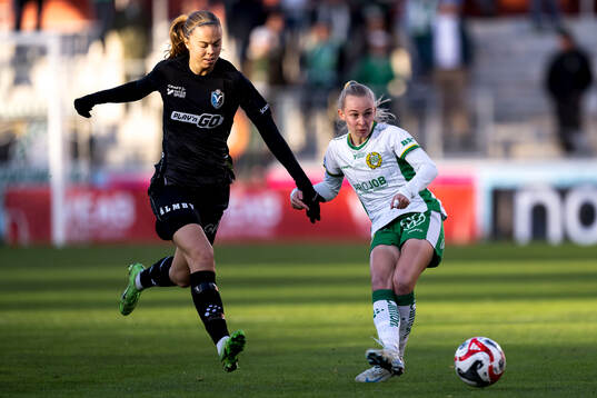 Växjö DFFs Elin Nilsson och Hammarbys Emilie Joramo