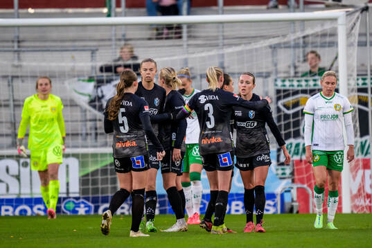 Växjö DFFs Larkin Russel jublar