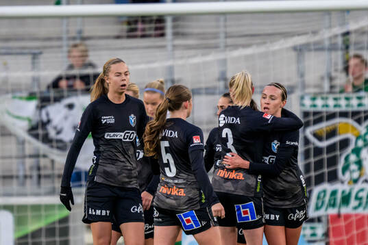 Växjö DFFs Larkin Russel jublar