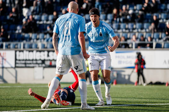 Gefles Jacob Hjelte jublar
