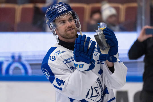 Leksands Oskar Lang jublar