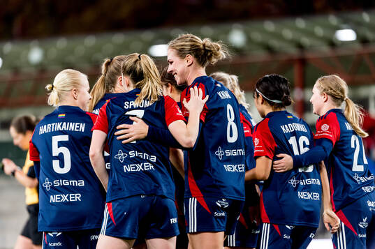Rosengårds Rebecca Knaak jublar