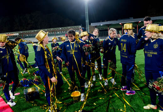 Rosengårds spelare jublar