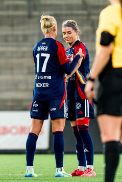 Rosengårds Caroline Seger och Olivia Schough