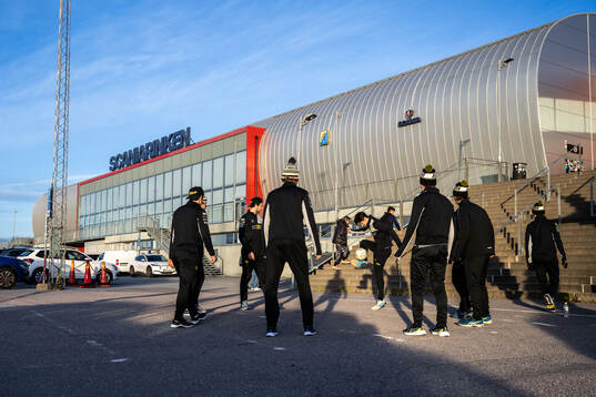 Västerås spelare utanför Scaniarinken