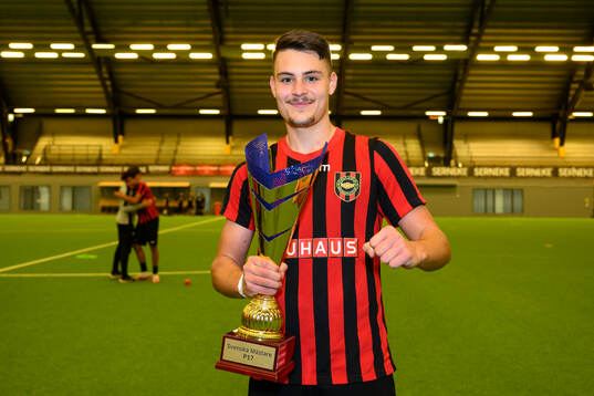 Brommapojkarnas Leo Al-Kass jublar