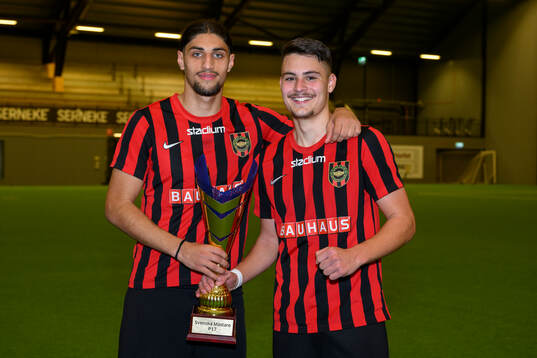 Brommapojkarnas spelare jublar