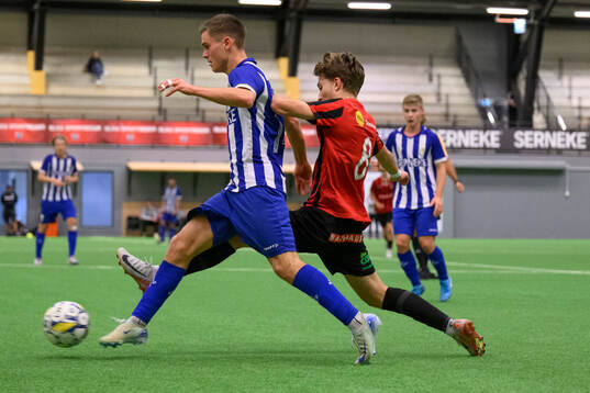 IFK Göteborgs Leo Radakovic och Brommapojkarnas Alexander