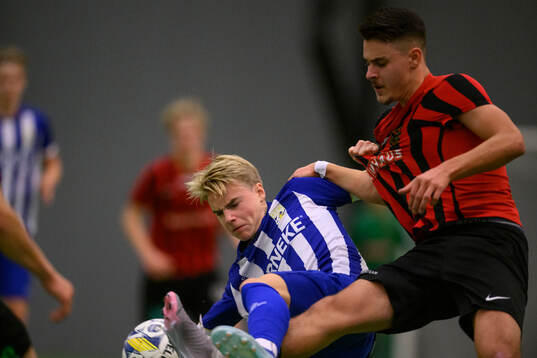 IFK Göteborgs Wilmer Henriksson och Brommapojkarnas Leo