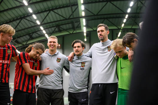 Brommapojkarnas spelare jublar
