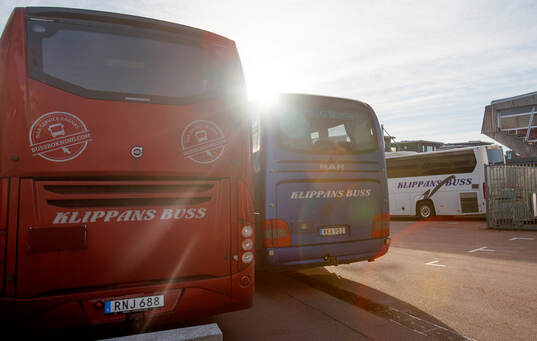 Bussar utanför Behrn Arena
