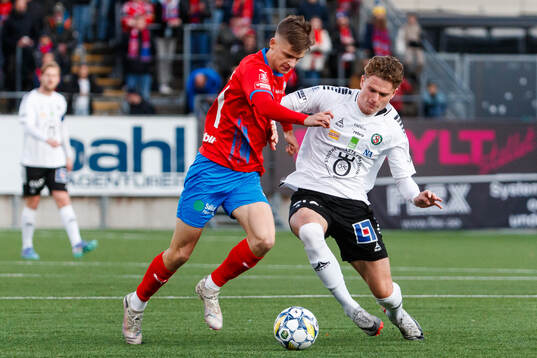 Helsingborgs Adrian Svanbäck och Örebros Erik McCue