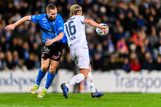 Halmstads Gisli Eyjolfsson och Djurgårdens Tobias Gulliksen