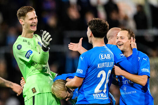Halmstads Tim Rönning jublar