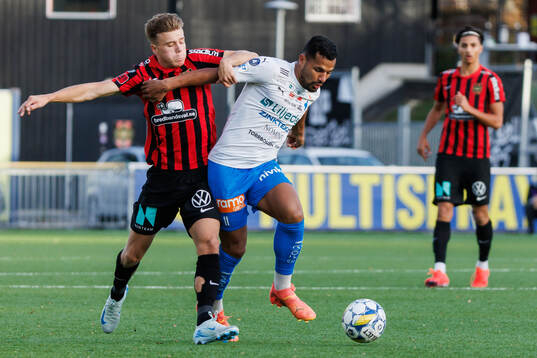Brommapojkarnas Wilmer Odefalk och Värnamos Wenderson