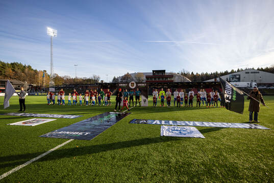 Brommapojkarnas och Värnamos spelare i lineup