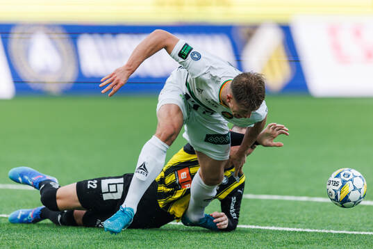 Häckens Nikola Zecevic och GAIS Alexander Ahl Holmström