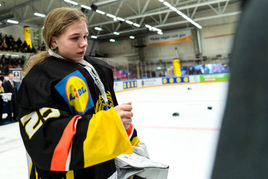 Södermanlands målvakt Mathilda Bak deppar