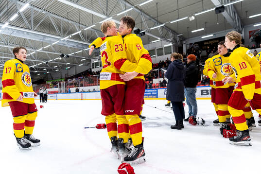Smålands Alexander Thunblom och Josef Krantz jublar