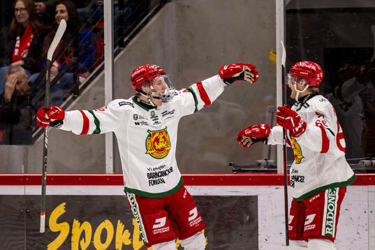Moras Kalle Kratz jublar