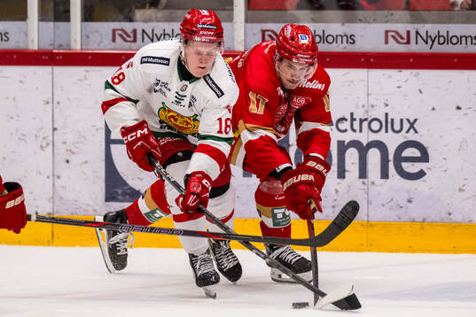 Moras Martin Johnsen och Kalmars Emil Ekholm