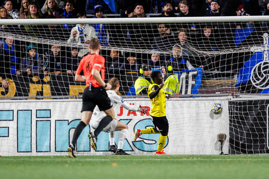 Mjällbys Abdoulie Manneh gör 0-1