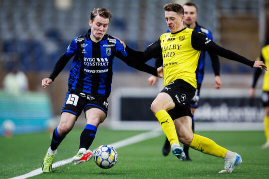 Sirius Noel Milleskog och Mjällbys Elliot Stroud