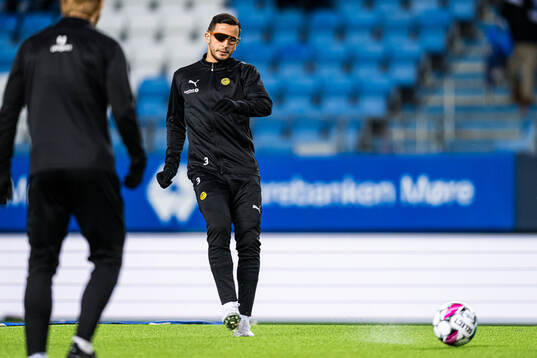 Omar Elabdellaoui of Bodø/Glimt warms up