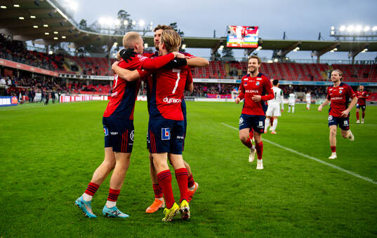 Östers IFs spelare jublar