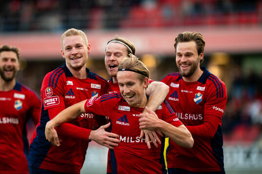 Östers IFs spelare jublar