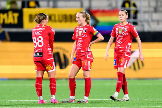 KIF Örebros Maja Bodin, Minea Lassas och Nora Harnes