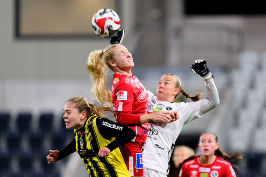 Häckens Alice Bergström och KIF Örebros Maggy Elizabeth