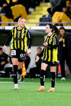 Häckens Stine Larsen och Clarissa Larisey