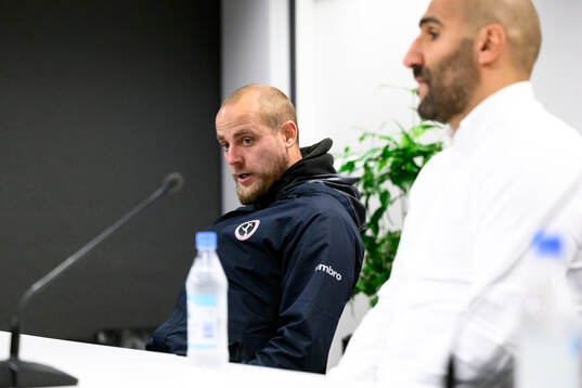 KIF Örebros tränare Rickard Johansson på en