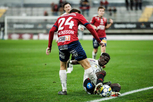 Örgrytes William Svensson och Östersunds Assiedou Yannick