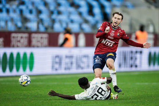 Östersunds Assiedou Yannick Armel Adjoumani och Örgrytes