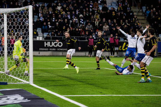 AIKs John Guidetti gör 1-1 som döms bort