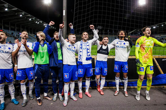 IFK Norrköpings Christoffer Nyman jublar med lagkamrater