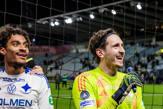 IFK Norrköpings målvakt David Mitov Nilsson jublar