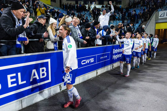IFK Norrköpings Christoffer Nyman och lagkamrater jublar