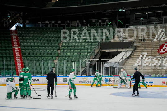 Under en ishockeyträning med Rögle