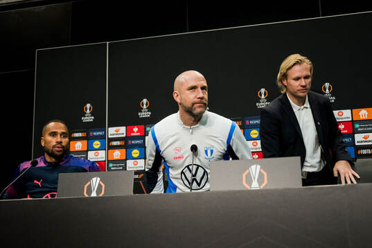 Isaac Kiese Thelin and Head coach Henrik Rydström of
