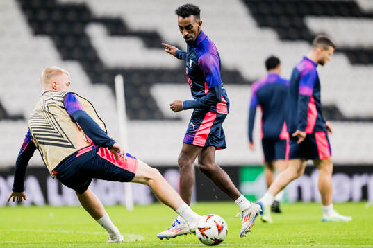 Daniel Gudjohnsen and Taha Ali of Malmö FF