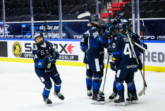 Viivi Vainikka of Finland celebrates