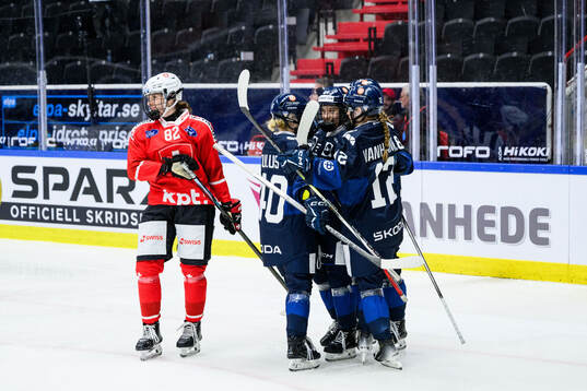 Viivi Vainikka of Finland celebrates